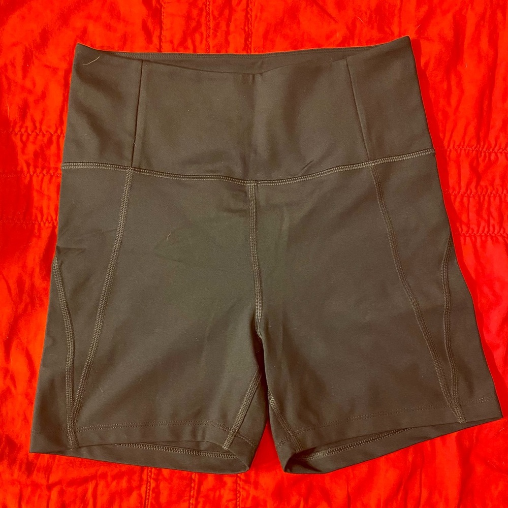 EUC Black Girlfriend Collective Run Short M